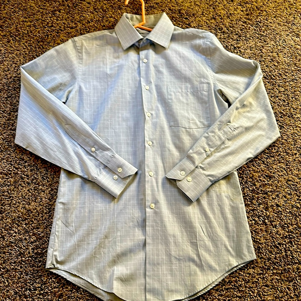 Van Heusen light grey dress shirt. Size S.